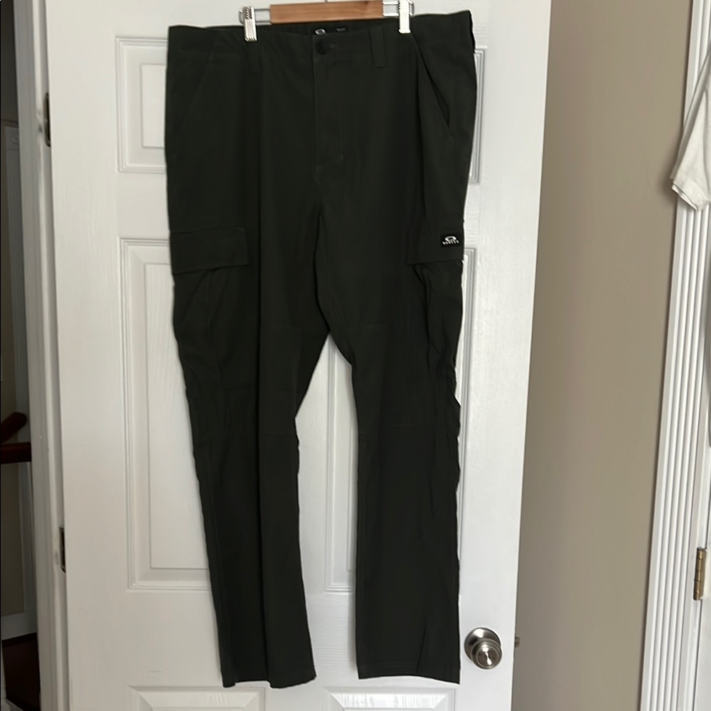 Oakley Green Cargo Pants with Relaxed Fit
